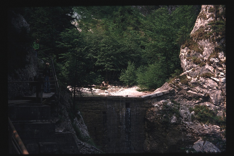 14.Garnitzenklamm jun 1976 Brigitte,Peter.JPG